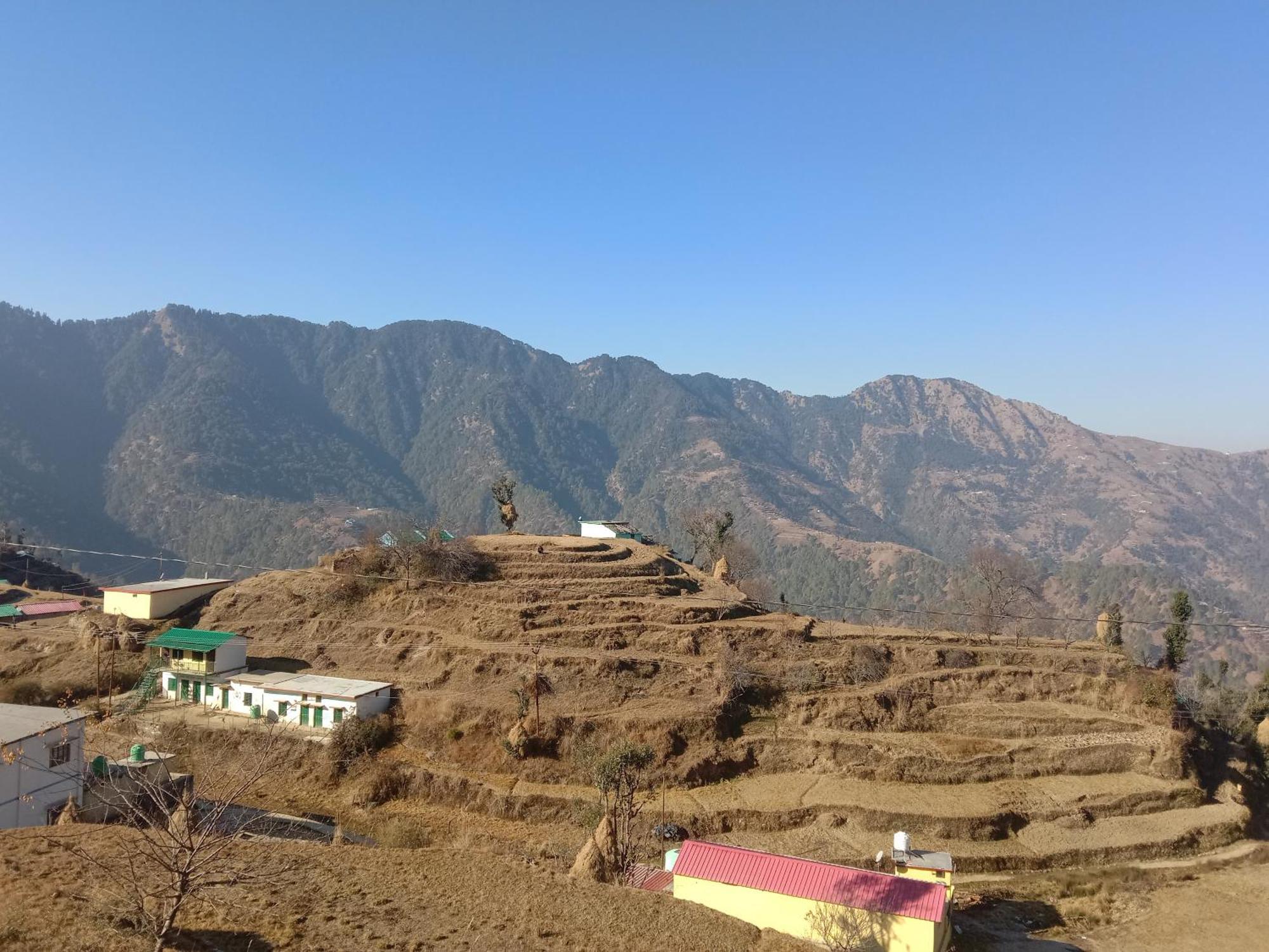 Himalayan Hill Top Resort คานาตัล ภายนอก รูปภาพ