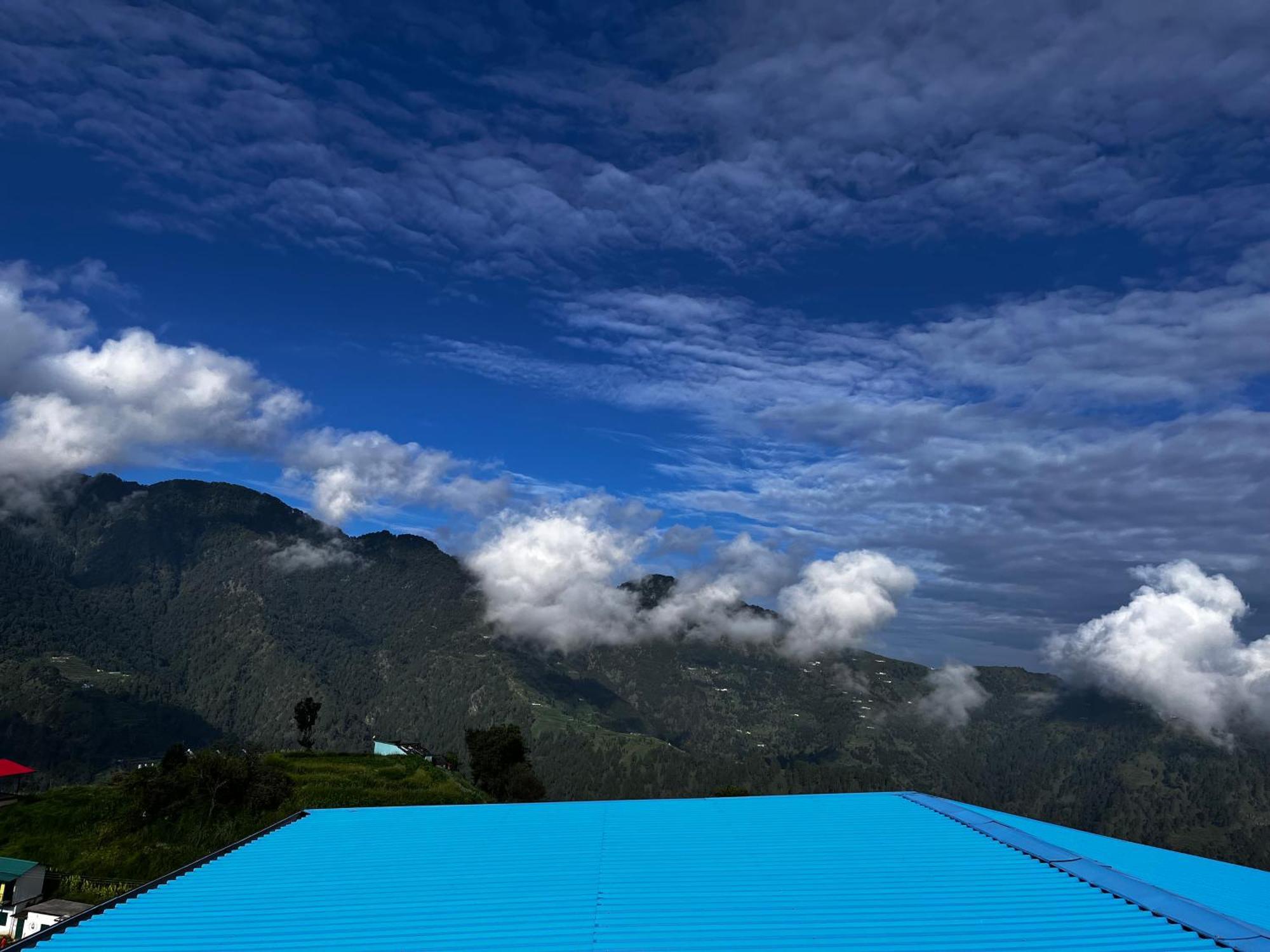 Himalayan Hill Top Resort คานาตัล ภายนอก รูปภาพ