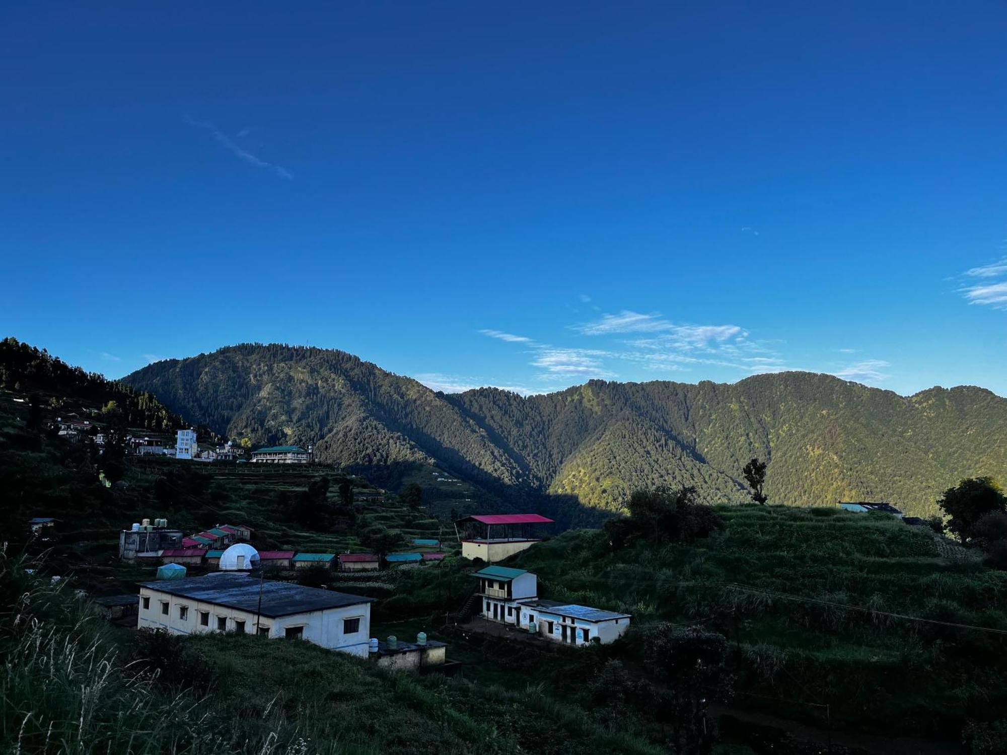 Himalayan Hill Top Resort คานาตัล ภายนอก รูปภาพ