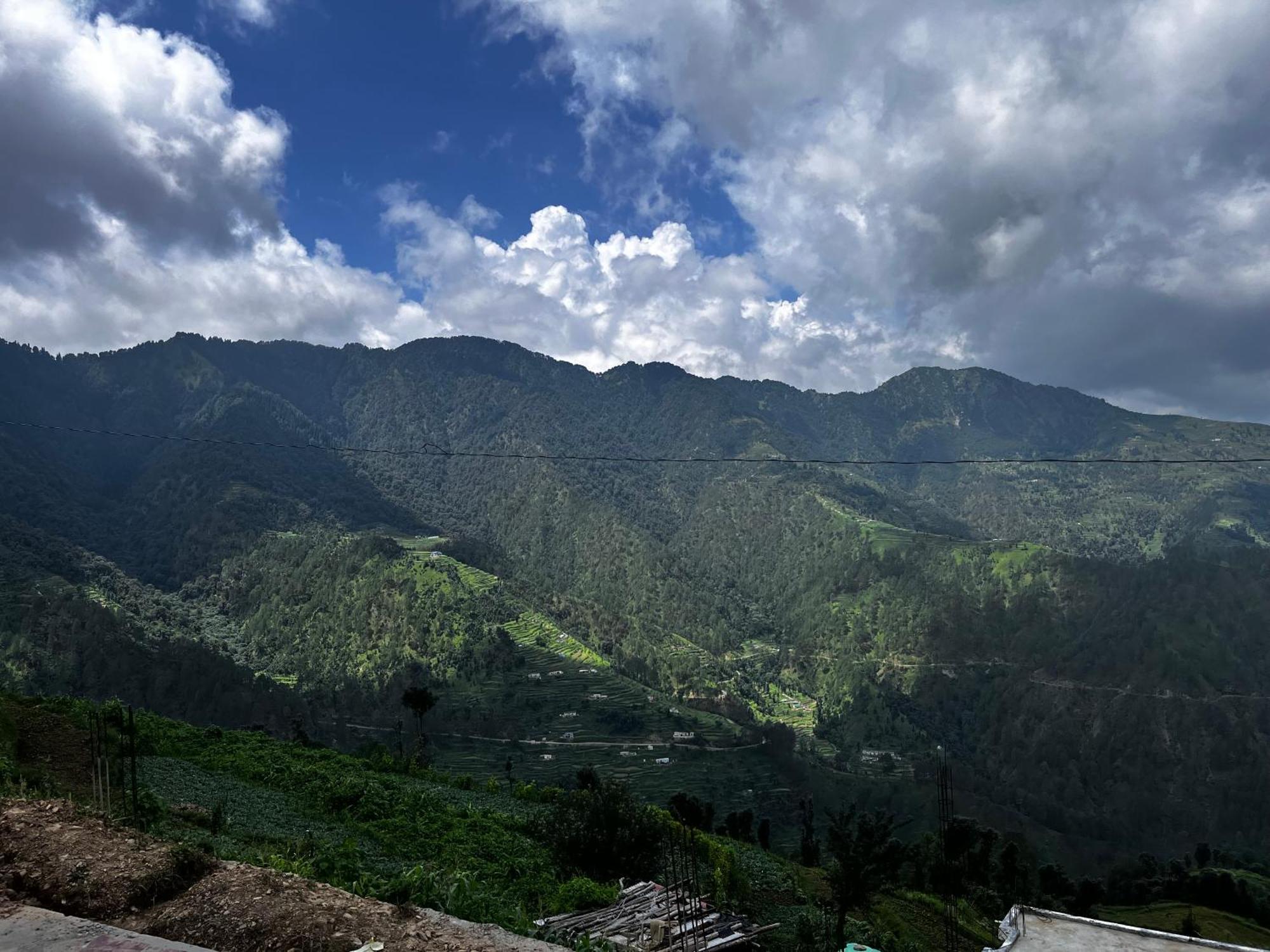 Himalayan Hill Top Resort คานาตัล ภายนอก รูปภาพ