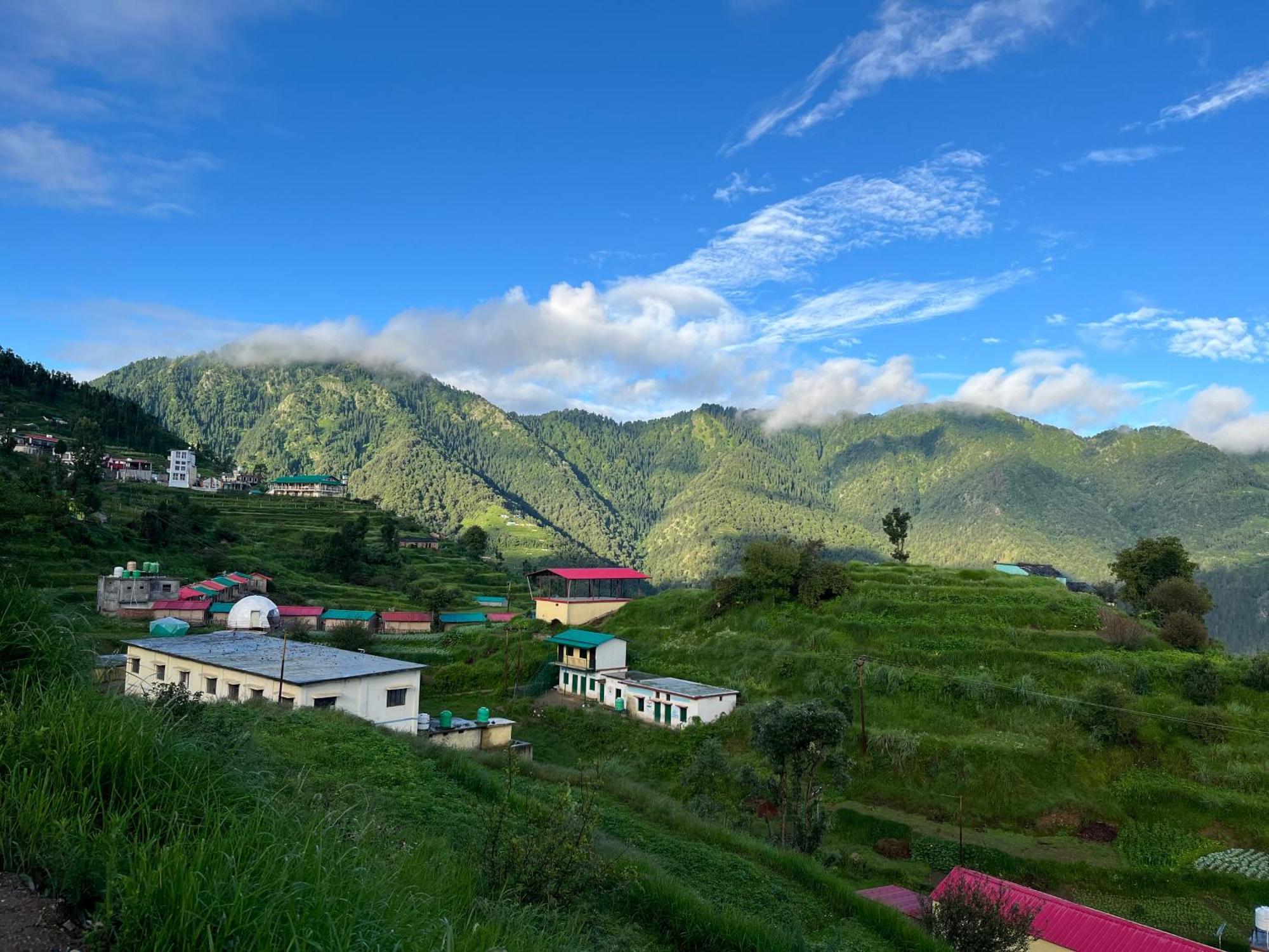 Himalayan Hill Top Resort คานาตัล ภายนอก รูปภาพ